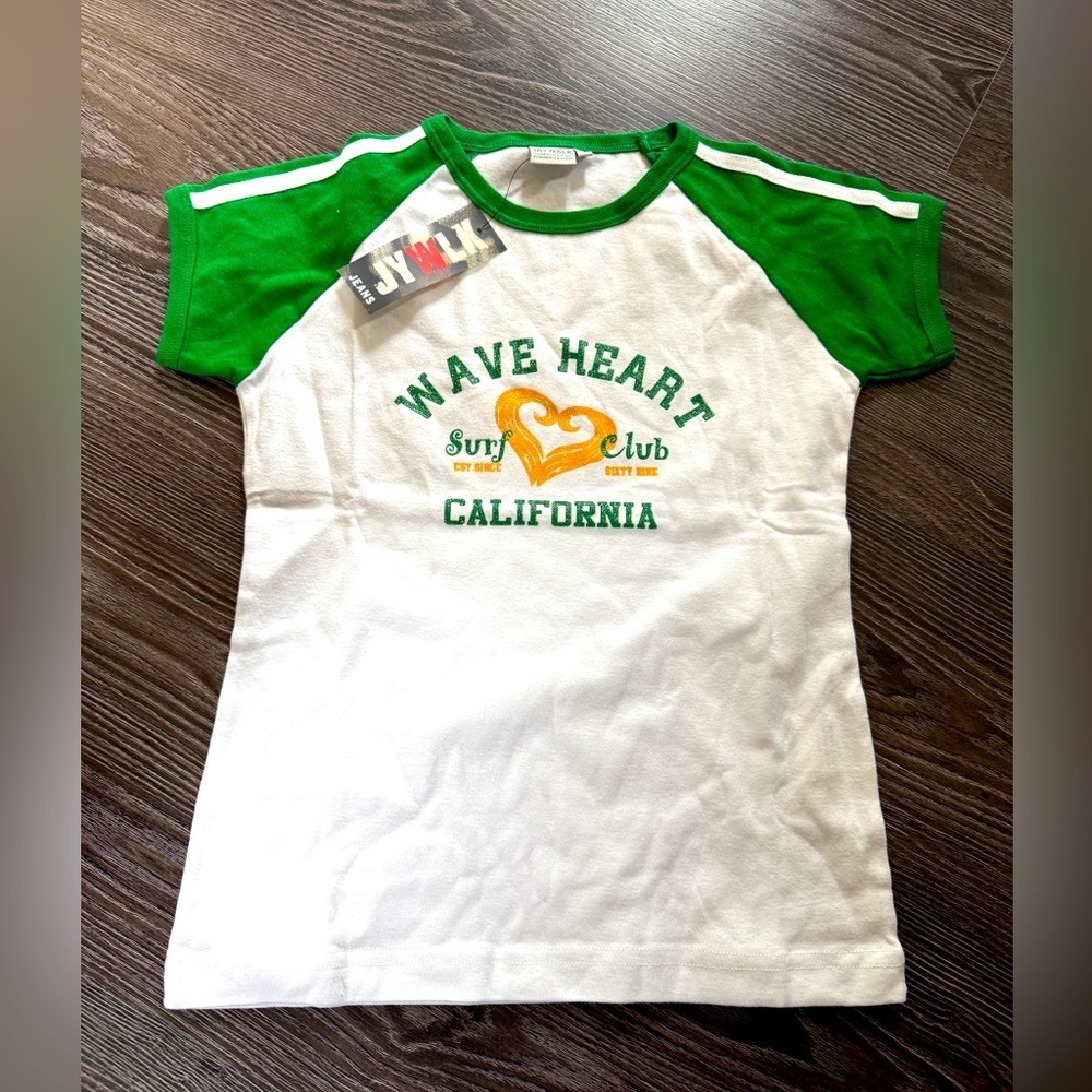 JYWLK jeans baby tee , green/white wave heart surf club, cotton, sz XS NWTS - Picture 2 of 6